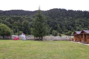 Фотографии Виллы Tarcau Poiana Soarelui - Cabanute - Camping г. Tarcău (Румыния) №4 Фото Виллы Tarcau Poiana Soarelui - Cabanute - Camping г. Tarcău 4